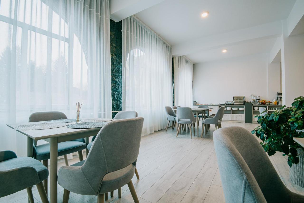 Vila Ursul Negru Совата Екстериор снимка